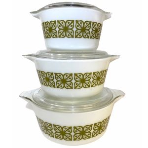 PYREX Verde Autumn Floral Dutch Clover Cas…
